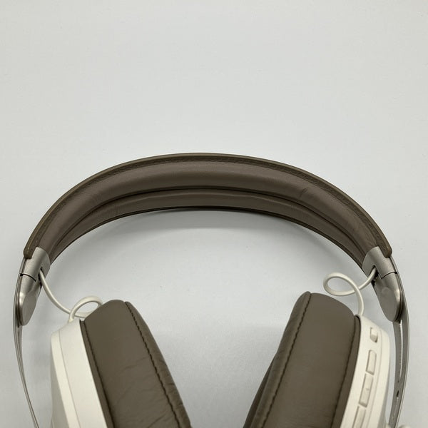 【中古】MOMENTUM Wireless ノイズキャンセルヘッドホン Sandy White 【M3AEBTXL SANDY WHITE】【秋葉原】
