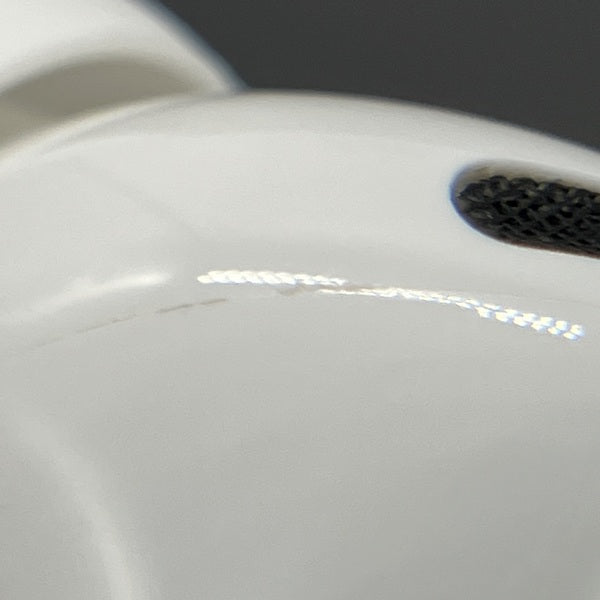 【中古】MagSafe充電ケース(USB-C)付きAirPods Pro(第2世代) MTJV3JA【秋葉原】