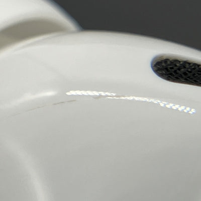 【中古】MagSafe充電ケース(USB-C)付きAirPods Pro(第2世代) MTJV3JA【秋葉原】