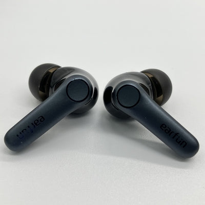 【中古】Air Pro 4 - Black【秋葉原】