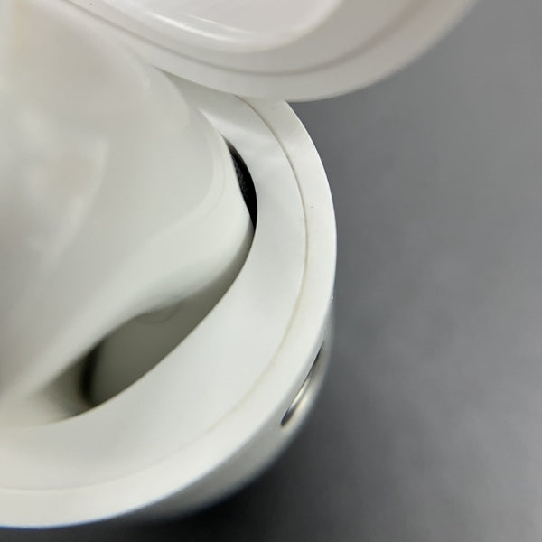 【中古】MagSafe充電ケース(USB-C)付きAirPods Pro(第2世代) MTJV3JA【日本橋】