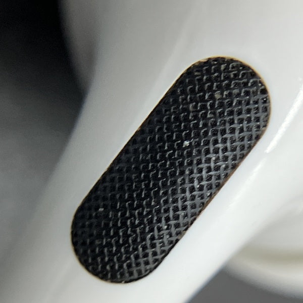 【中古】MagSafe充電ケース(USB-C)付きAirPods Pro(第2世代) MTJV3JA【日本橋】