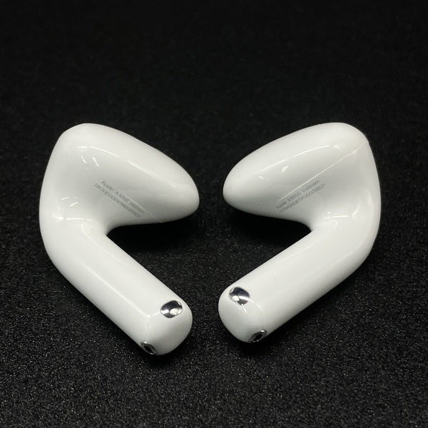 【中古】AirPods 4 MXP93J/A（アクティブノイズキャンセリング搭載）【秋葉原】
