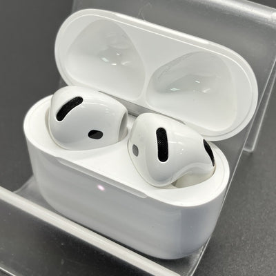 【中古】AirPods 4 MXP93J/A（アクティブノイズキャンセリング搭載）【秋葉原】