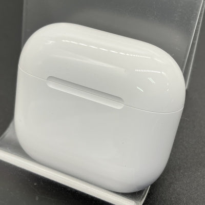 【中古】AirPods 4 MXP93J/A（アクティブノイズキャンセリング搭載）【秋葉原】