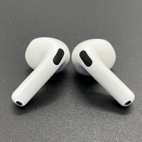 【中古】AirPods 4 MXP93J/A（アクティブノイズキャンセリング搭載）【秋葉原】