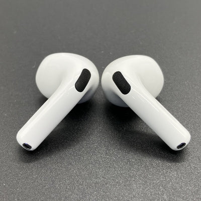 【中古】AirPods 4 MXP93J/A（アクティブノイズキャンセリング搭載）【秋葉原】