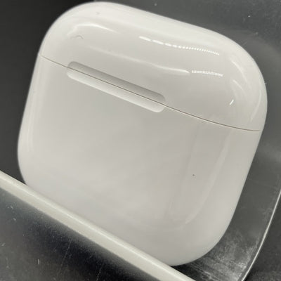 【中古】AirPods 4 MXP63J/A【秋葉原】