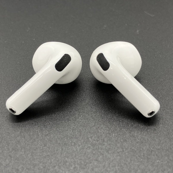 【中古】AirPods 4 MXP63J/A【秋葉原】