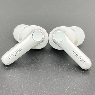 【中古】Air Pro 4 - White【仙台】