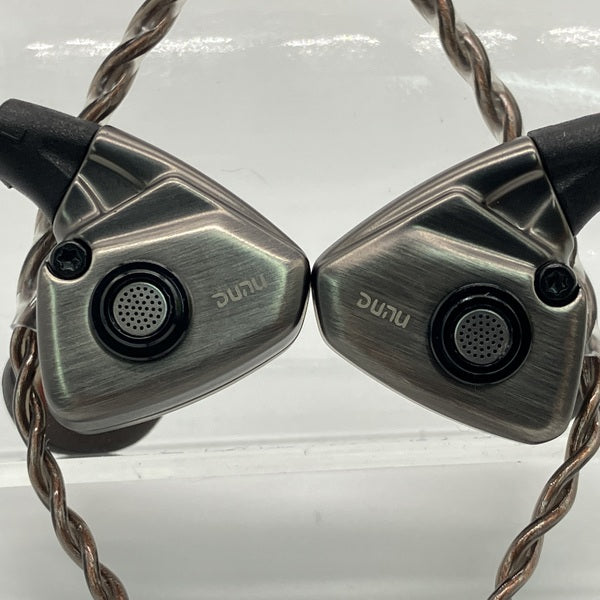 【中古】TITAN S グレー【秋葉原】