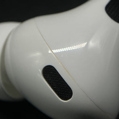 【中古】MagSafe充電ケース(USB-C)付きAirPods Pro(第2世代) MTJV3JA【日本橋】