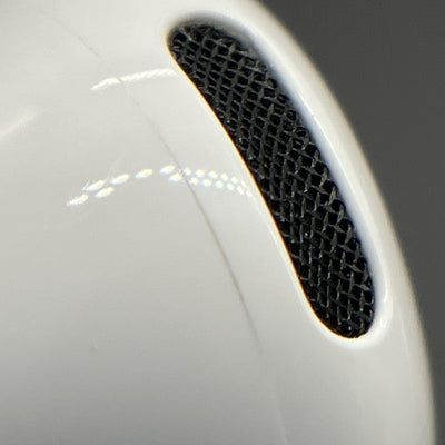 【中古】AirPods 4 MXP93J/A（アクティブノイズキャンセリング搭載）【秋葉原】