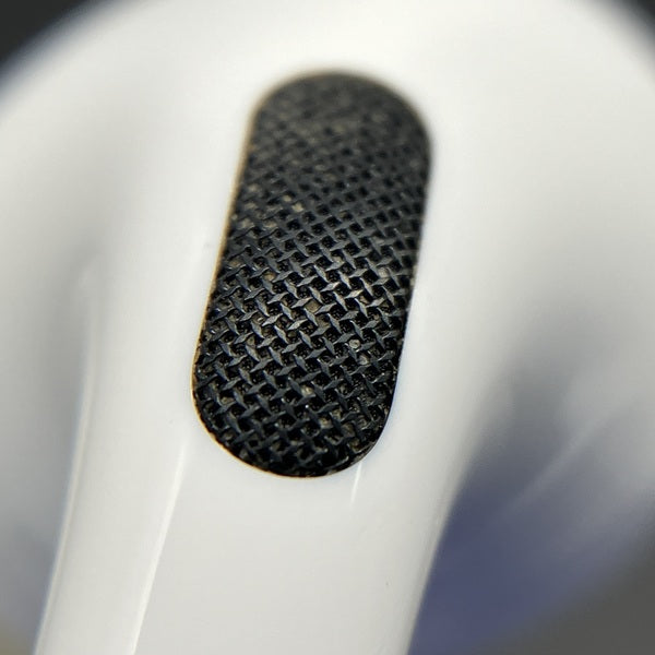 【中古】MagSafe充電ケース(USB-C)付きAirPods Pro(第2世代) MTJV3JA【秋葉原】