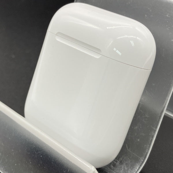 【中古】AirPods with Charging Case MV7N2J/A【秋葉原】