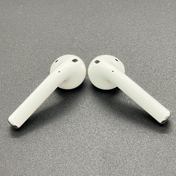 【中古】AirPods with Charging Case MV7N2J/A【秋葉原】