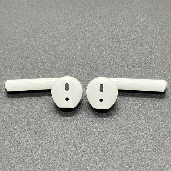 【中古】AirPods with Charging Case MV7N2J/A【秋葉原】