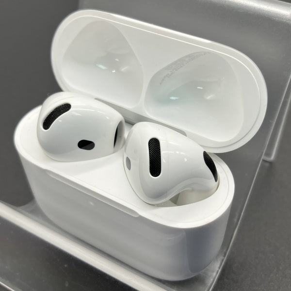 【中古】AirPods 4 MXP93J/A（アクティブノイズキャンセリング搭載）【秋葉原】