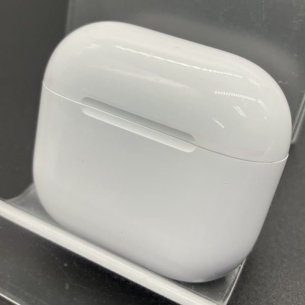 【中古】AirPods 4 MXP93J/A（アクティブノイズキャンセリング搭載）【秋葉原】