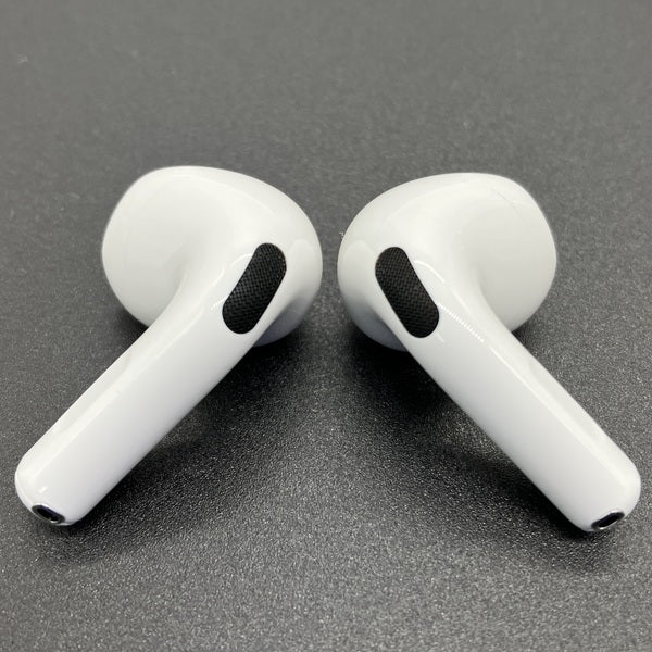 【中古】AirPods 4 MXP93J/A（アクティブノイズキャンセリング搭載）【秋葉原】