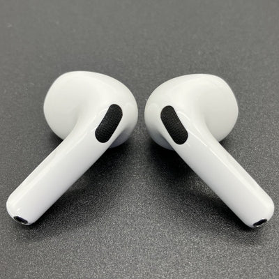 【中古】AirPods 4 MXP93J/A（アクティブノイズキャンセリング搭載）【秋葉原】