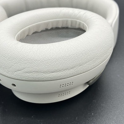 【中古】QuietComfort Ultra Headphones White Smoke【秋葉原】