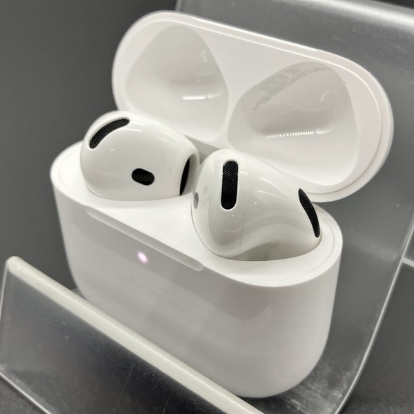 【中古】AirPods 4 MXP93J/A（アクティブノイズキャンセリング搭載）【秋葉原】