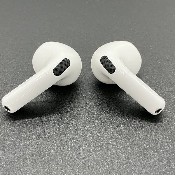 【中古】AirPods 4 MXP93J/A（アクティブノイズキャンセリング搭載）【秋葉原】