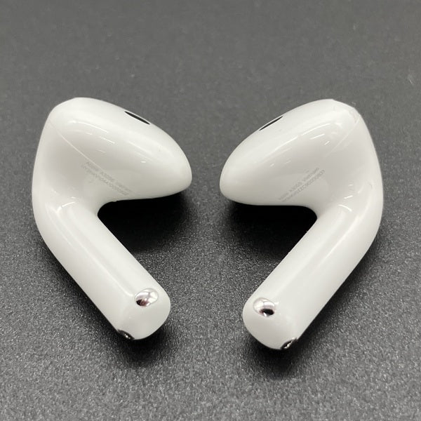 【中古】AirPods 4 MXP93J/A（アクティブノイズキャンセリング搭載）【秋葉原】