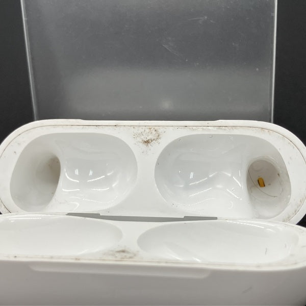 【美中古】Apple AirPods Pro(第2世代) USB-C充電ケース Apple Apple AirPods Pro 第2世代 MagSafe充電ケース USB Type-C
