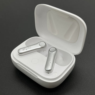 【中古】Air Pro 4 - White【秋葉原】