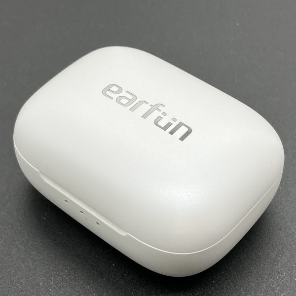 【中古】Air Pro 4 - White【秋葉原】