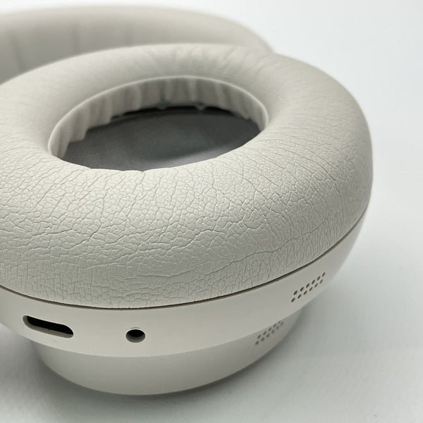 【中古】QuietComfort Ultra Headphones White Smoke【仙台】