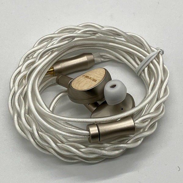 【中古】Que【日本橋】