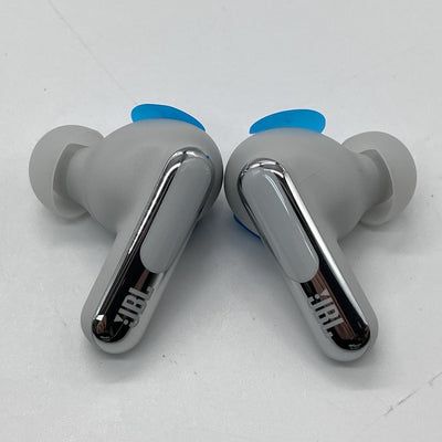 【中古】LIVE BEAM 3 シルバー【JBLLIVEBEAM3SIL】【日本橋】