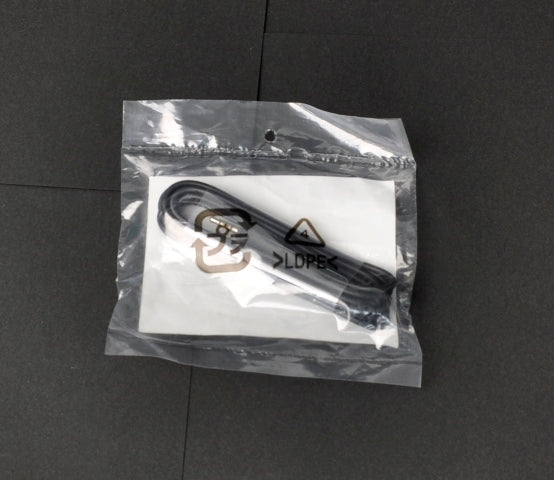 MOMENTUM ケーブル