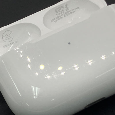 【中古】MagSafe充電ケース(USB-C)付きAirPods Pro(第2世代) MTJV3JA【日本橋】