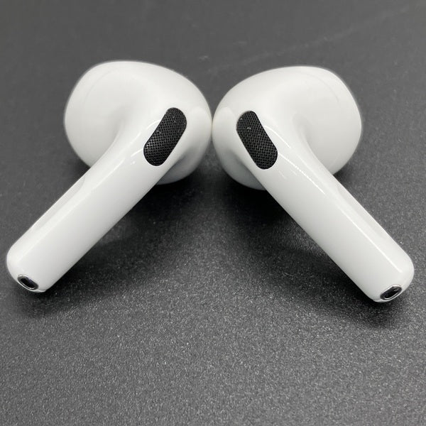 AirPods4本体 ホワイト 【中古 美品】 Apple 【中古】AirPods 4 MXP93J/A（アクティブノイズキャンセリング