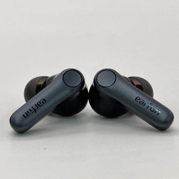 【中古】Air Pro 4 - Black【秋葉原】