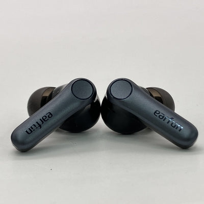 【中古】Air Pro 4 - Black【秋葉原】