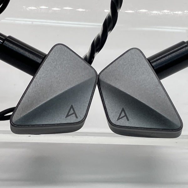 【中古】AK ZERO1 Black 【IRV-AK-ZERO1-BLK】【秋葉原】