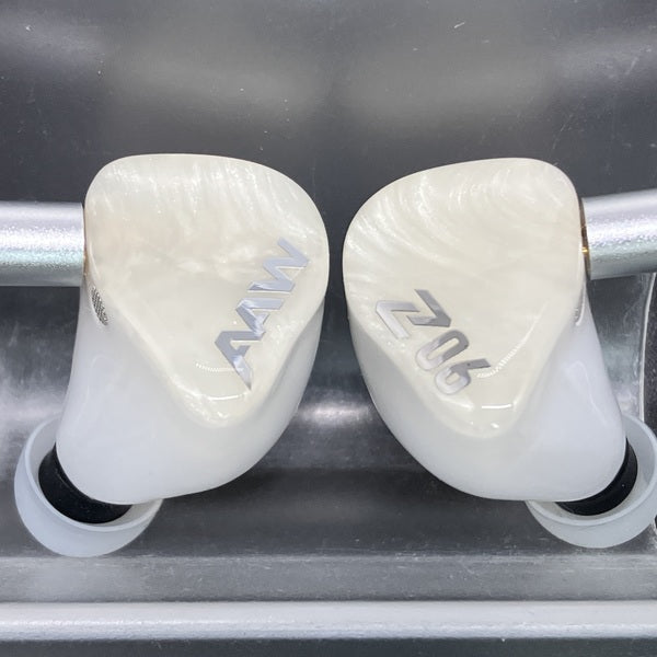 AAW 【中古】Z06 Blanc Edition(Universal Fit)【秋葉原】 – e☆イヤホン
