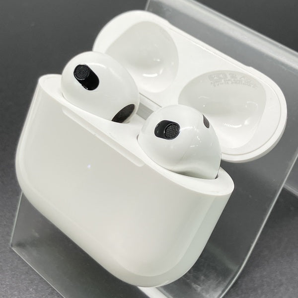 【中古】Airpods MPNY3J/A 3rd Generation  Lightning充電ケース付【秋葉原】