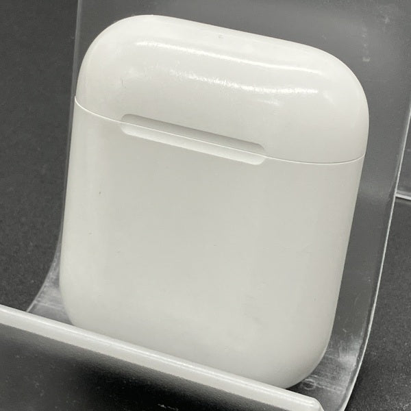 【中古】AirPods with Charging Case MV7N2J/A【秋葉原】