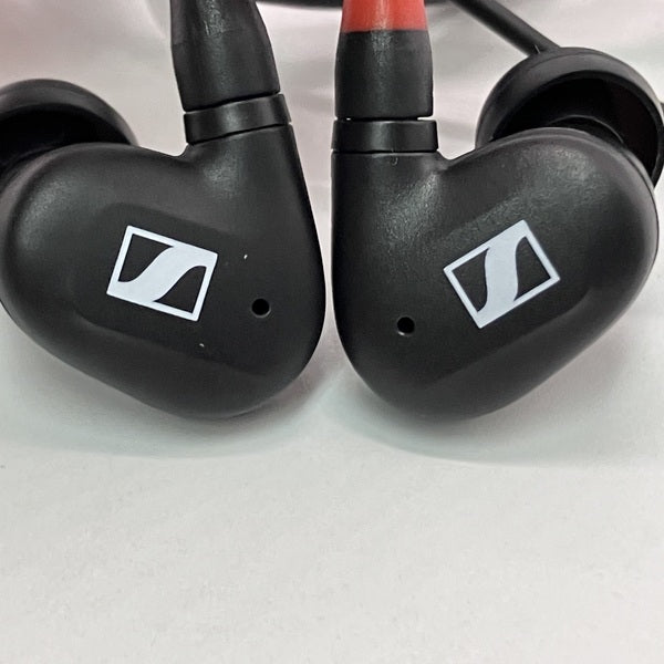 【中古】IE 100 PRO BLACK【秋葉原】