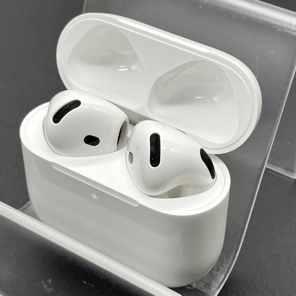 【中古】AirPods 4 MXP93J/A（アクティブノイズキャンセリング搭載）【秋葉原】