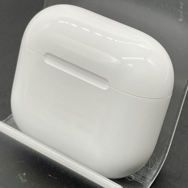 【中古】AirPods 4 MXP93J/A（アクティブノイズキャンセリング搭載）【秋葉原】