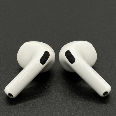 【中古】AirPods 4 MXP93J/A（アクティブノイズキャンセリング搭載）【秋葉原】