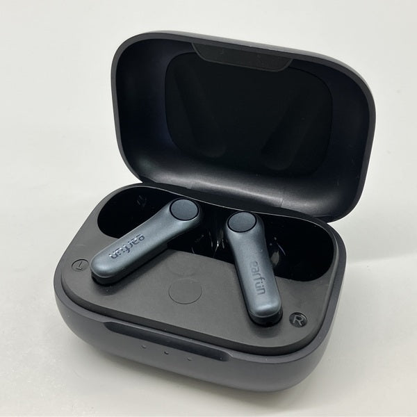 【中古】Air Pro 4 - Black【秋葉原】