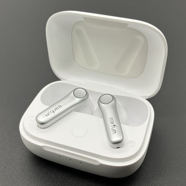 【中古】Air Pro 4 - White【秋葉原】